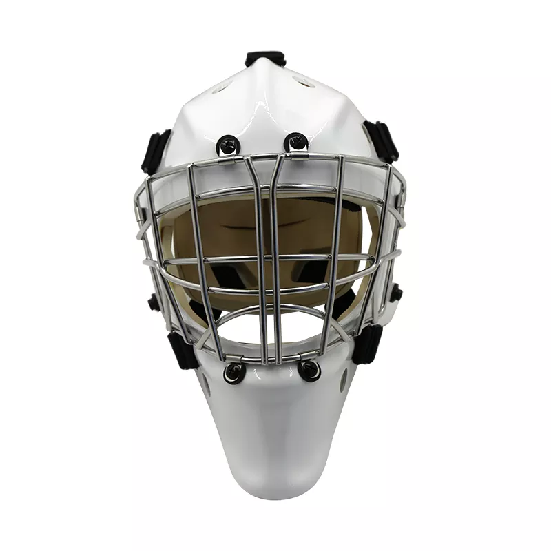 ဒေါင်လိုက် လှောင်အိမ်ပါရှိသော Goalie ဦးထုပ်သည် အလွန်မာကျောပြီး အအေးဒဏ်ကို ခံနိုင်ရည်ရှိသည်။
